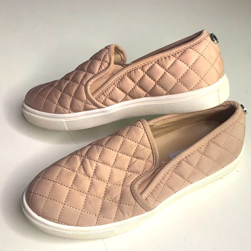 Steve Madden Quilted Slip On Sneaker Casual Rose Blush neutral 6